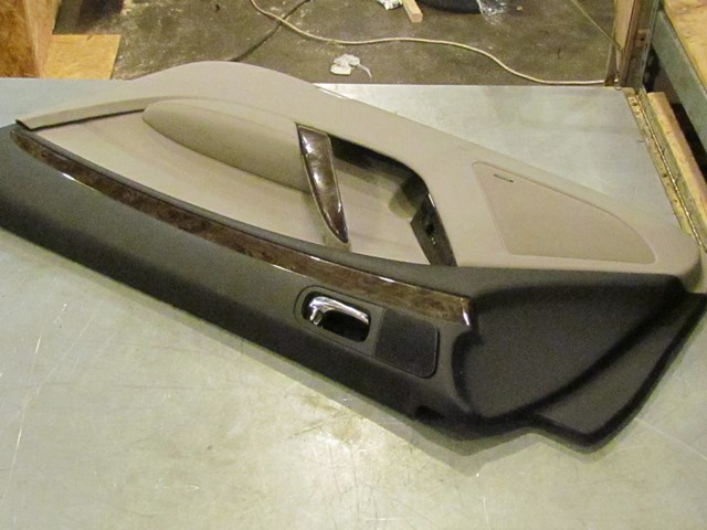 2009 Infiniti G37X Front RH Passanger Door Panel Damaged See Pics