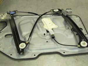 2009 Infiniti G37X Coupe RH Passanger Window Regulator and Mount