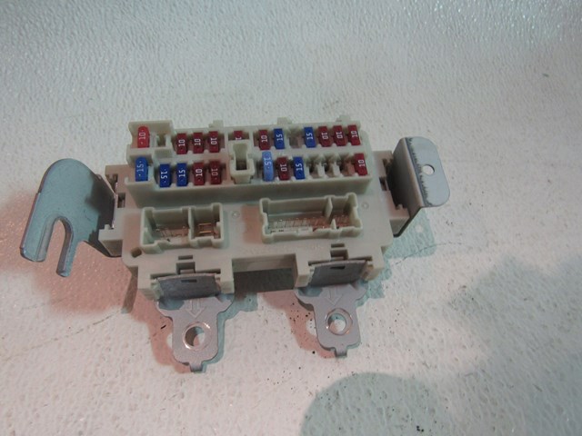 2006 Infiniti G35 Coupe LH Interior Fuse Box in Avon, MN 56310 PB#33561