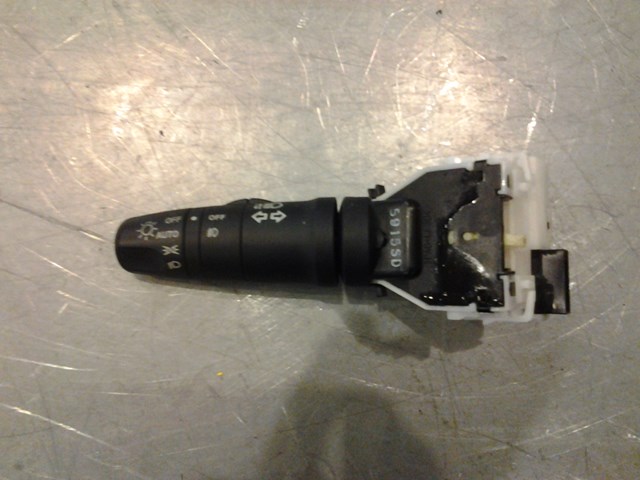 2006 Infiniti G35 Coupe Headlight/Blinker Switch