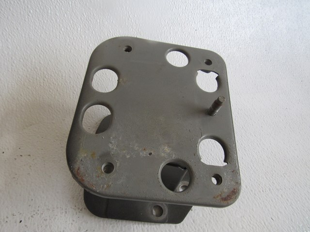 2006 Infiniti G35 Coupe Rear RH Passenger Bumper Impact Mount Bracket OEM