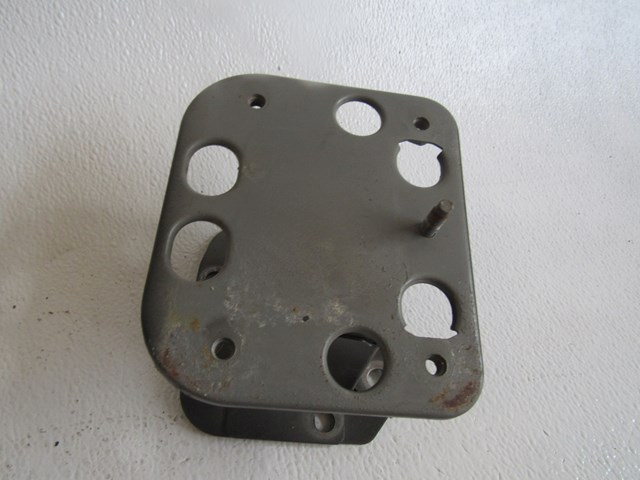 2006 Infiniti G35 Coupe Rear RH Passenger Bumper Impact Mount Bracket OEM