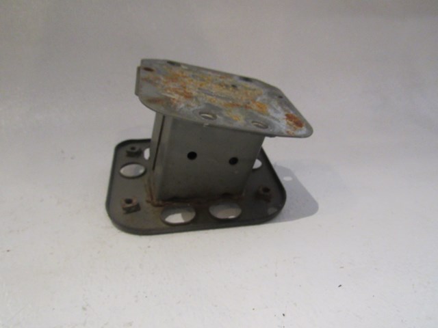 2003-2007 Infiniti G35 Coupe Rear LH Bumper Impact Mount OEM