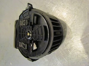 2006 Infiniti G35 LH Drivers Center Dash Vent