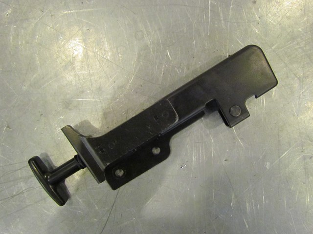 2006 Infiniti G35 Rear Seat Back Release