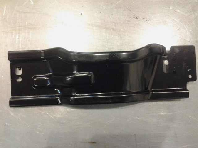 2006 Infiniti G35 Coupe Knee Bolister