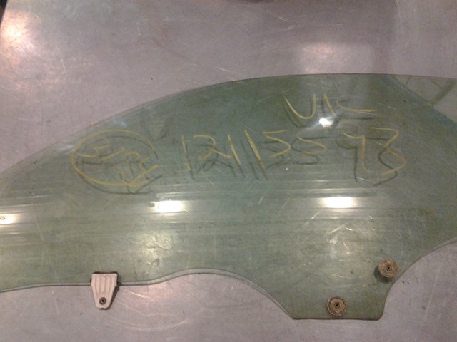 2006 Infiniti G35 Coupe LH Front Door Glass Scratched