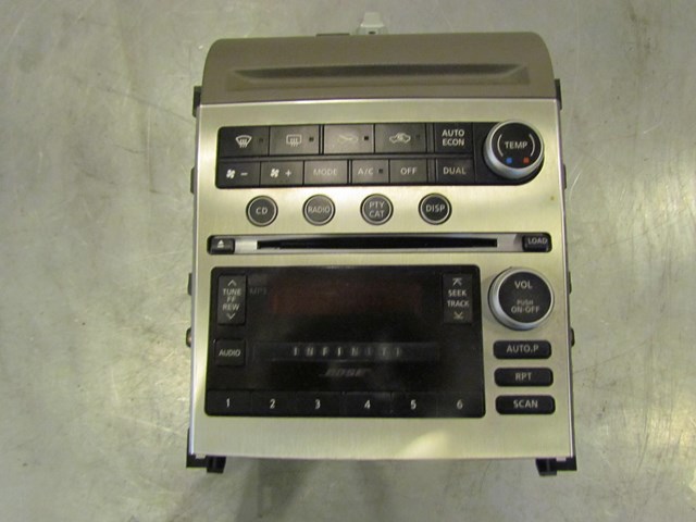 2005 Infiniti G35X Sedan Audio Unit With Climate Control Switches And Upper Cubb