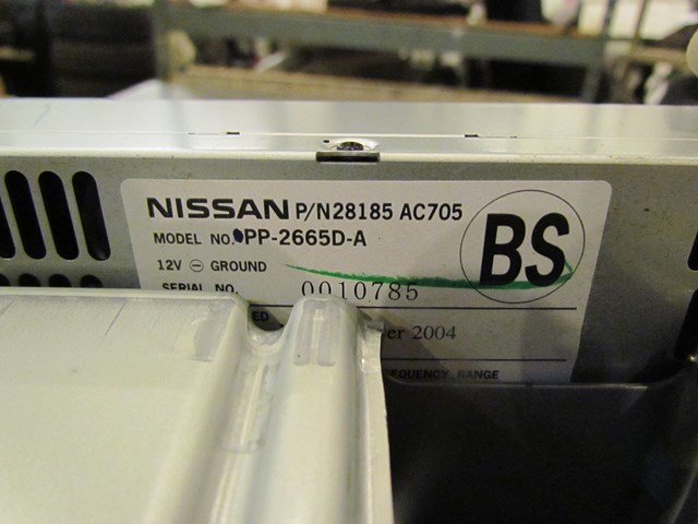 2005 Infiniti G35X Sedan Audio Unit With Climate Control Switches And Upper Cubb