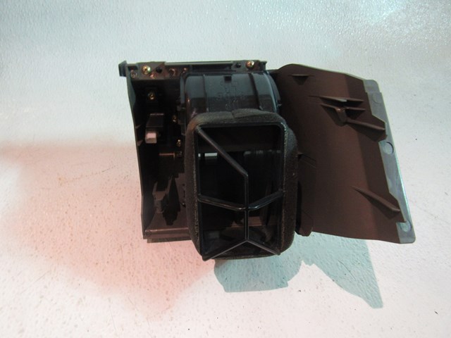 2005 Infiniti G35X Sedan LH Dash Vent