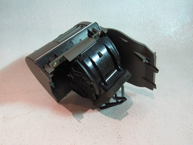 2005 Infiniti G35X Sedan LH Dash Vent