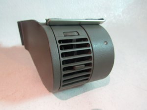 2005 Infiniti G35X Sedan LH Dash Vent