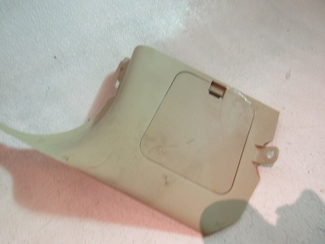 2005 Infiniti G35 LH Drivers Kick Panel Fuse Box Cover 66901 AM600