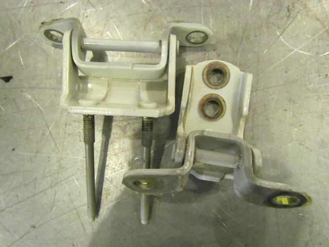 2005 Infiniti G35 Rear LH Drivers Door Hinge Set