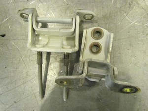 2005 Infiniti G35 Rear LH Drivers Door Hinge Set