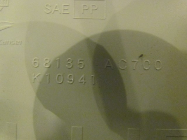 2005 Infiniti G35 LH Driver Center Console Panel 68135 AC700