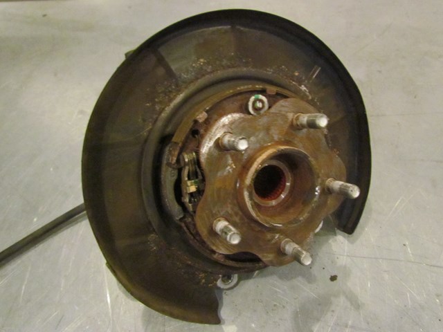 2005 Infiniti G35X AWD Sedan RH Rear Spindle Assy