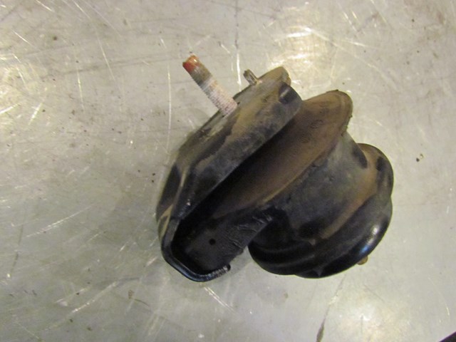 2005 Infiniti G35x Sedan RH Passenger Engine Mount