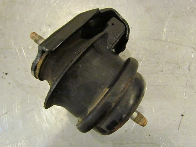 2005 Infiniti G35x Sedan RH Passenger Engine Mount