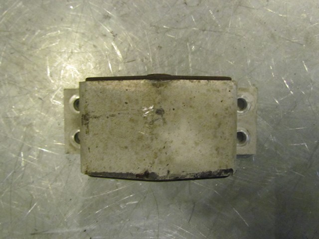 2005 Infiniti G35X Sedan Transmission Mount