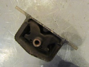 2005 Infiniti G35X Sedan Transmission Mount