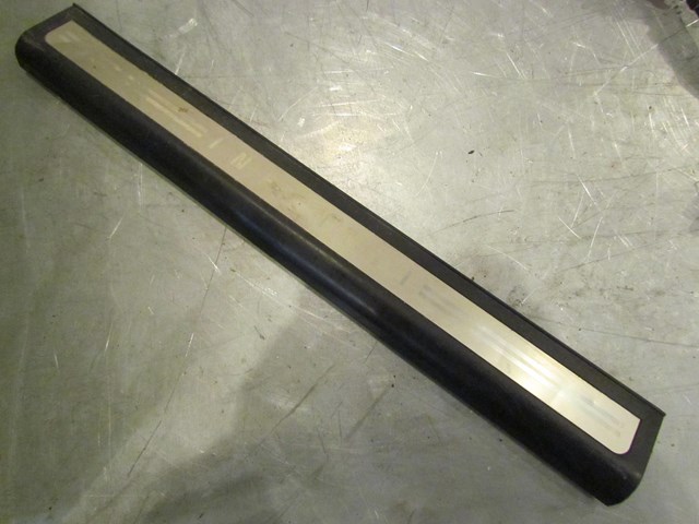 2005 Infiniti G35X Sedan Front LH Drivers Door Sill Kick Plate