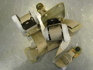 2005 Infiniti G35X Pair Rear Seat Belts