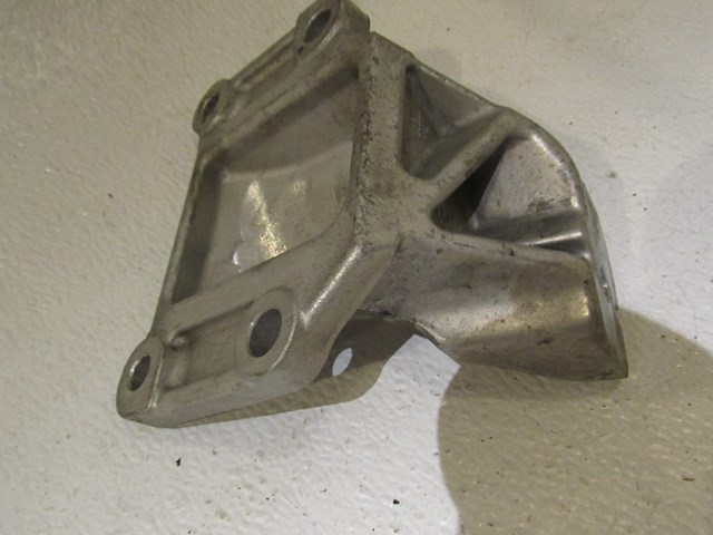 2008 Nissan 350Z RH Passenger Motor Mount On Motor