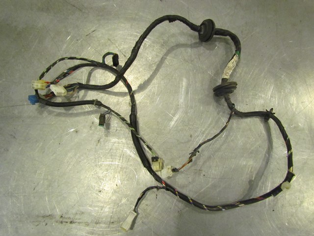 1992 Nissan 240SX Front RH Passenger Door Wiring 24125 53F20