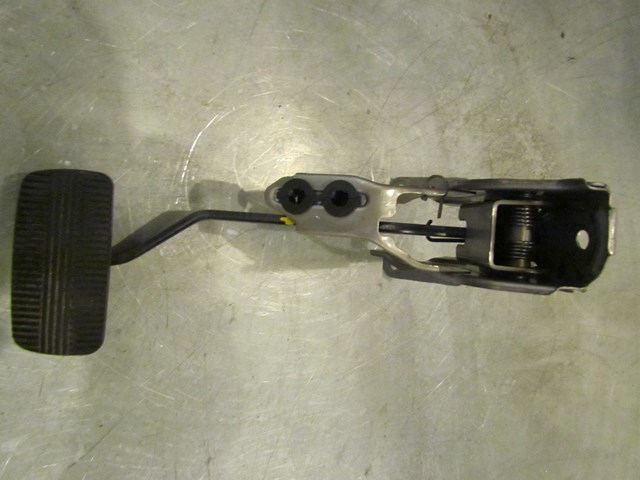 2004 Infiniti G35 AT Brake Pedal