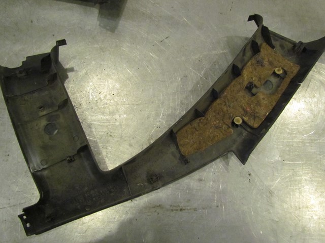 1995 Nissan 240SX RH Passenger Quarter Window Trim OEM 76934 65F00