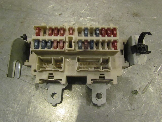 2003 Nissan 350Z LH Drivers Interior Fuse Panel Assy AM600 2G11