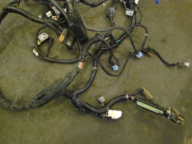 2003 Nissan 350Z Engine Wiring Harness 24012 CD001