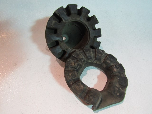 03 04 05 06 07 08 Nissan 350Z Rear Coil Spring Bushings