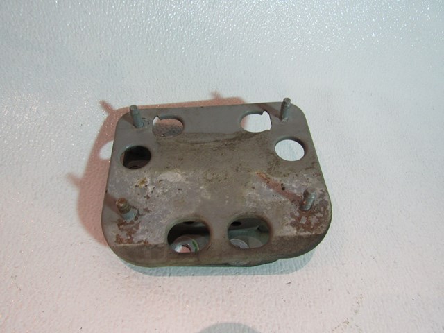 03 04 05 06 07 08 Nissan 350Z Rear LH Drivers Bumper Reinforcement Mount