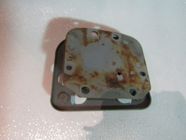 03 04 05 06 07 08 Nissan 350Z RH Passenger Rear Bumper Reinforcement Mount