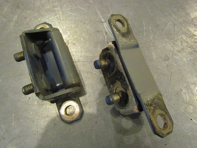 2003 Nissan 350Z Hatch Hinges Set