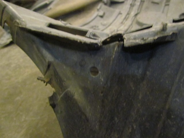 2003 Nissan 350Z LH Drivers Front Splash Shield Minor Damage 63845 CD000