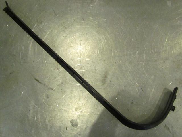 2004 Infiniti G35X Front RH Passenger Inner Door Sill Kick Plate 76951 AL500