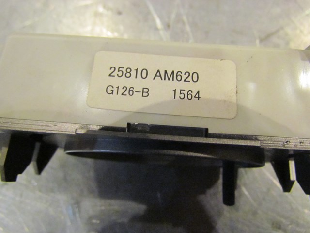 2004 Infiniti G35X Dash Clock 25810 AM620