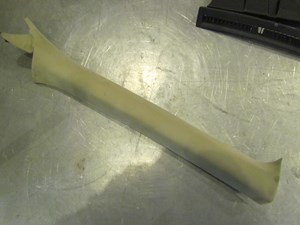 2004 Infiniti G35X Front RH Passenger A Pillar Panel 76911 AL500