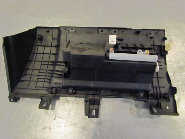 2004 Infiniti G35X RH Passenger Lower Glove Box Assy 68108 AM601