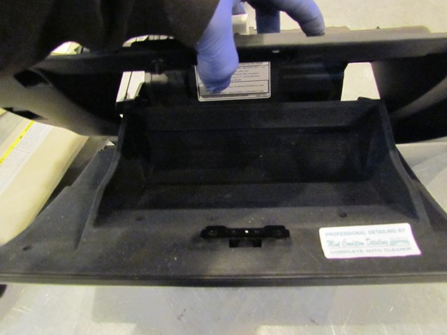 2004 Infiniti G35X RH Passenger Lower Glove Box Assy 68108 AM601
