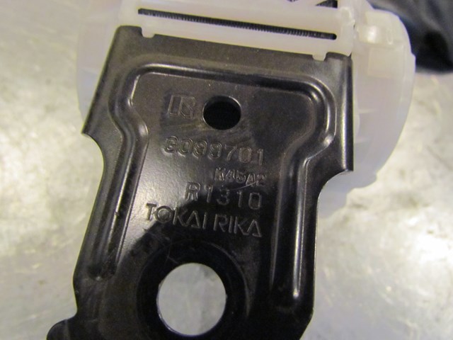 2004 Infiniti G35X Sedan Rear LH Drivers Seat Belt Assy