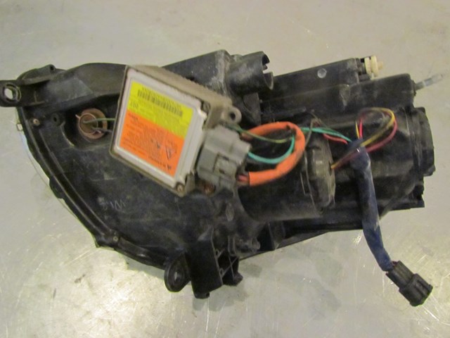 2004 Infiniti G35X RH Passenger Headlight Assembly OEM - BROKEN TAB SEE PHOTOS