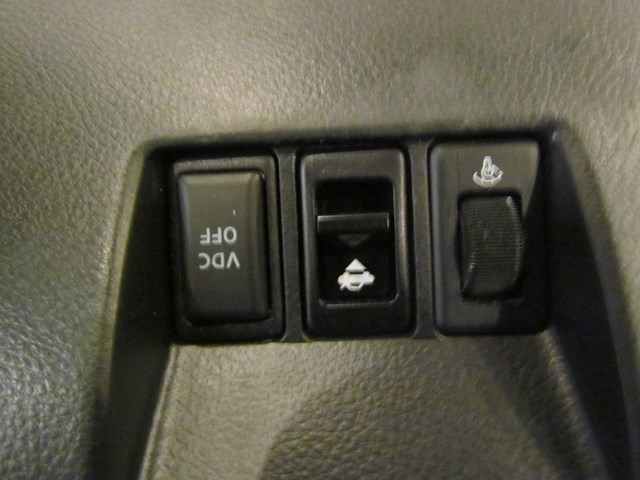 2004 Infiniti G35X Front LH Drivers Knee Bolster Plus Switches 68106 AM601