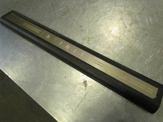 2004 Infiniti G35X Sedan Front LH Drivers Door Sill Kick Plate 76895 AL500