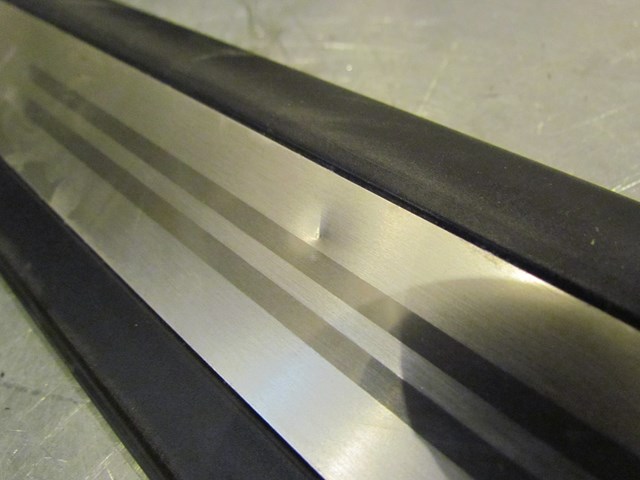 2004 Infiniti G35X Sedan Front RH Passenger Sill Kick Plate 76894 AL500