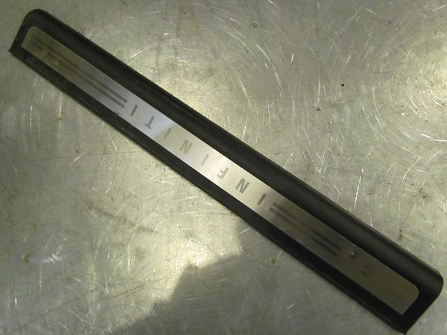 2004 Infiniti G35X Sedan Front RH Passenger Sill Kick Plate 76894 AL500
