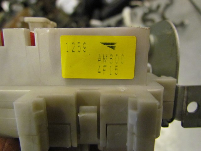 2004 Infiniti G35X Sedan Interior Fuse Panel